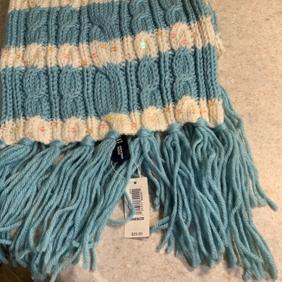 🌸🌸GAP Blue and Cream Cable Knit Scarf - Picture 2 of 2